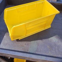 Used, Uline Organizing Bins Or Hanging Bins. #12415. 11"x5.5"x5". I Have A Few Hundred $2.75 Each. I Can Deliver For Extra.