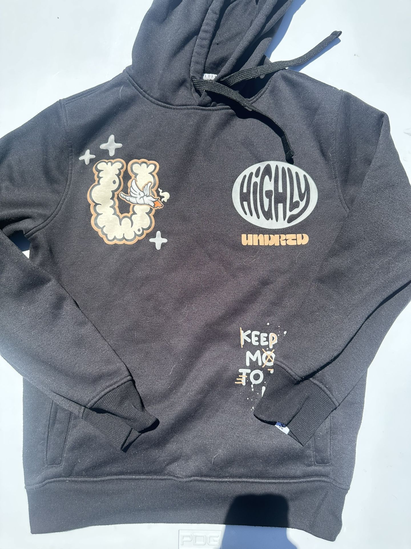 Highly Undrtd Men's 'Roll Another' Black Hoodie Sweatshirt