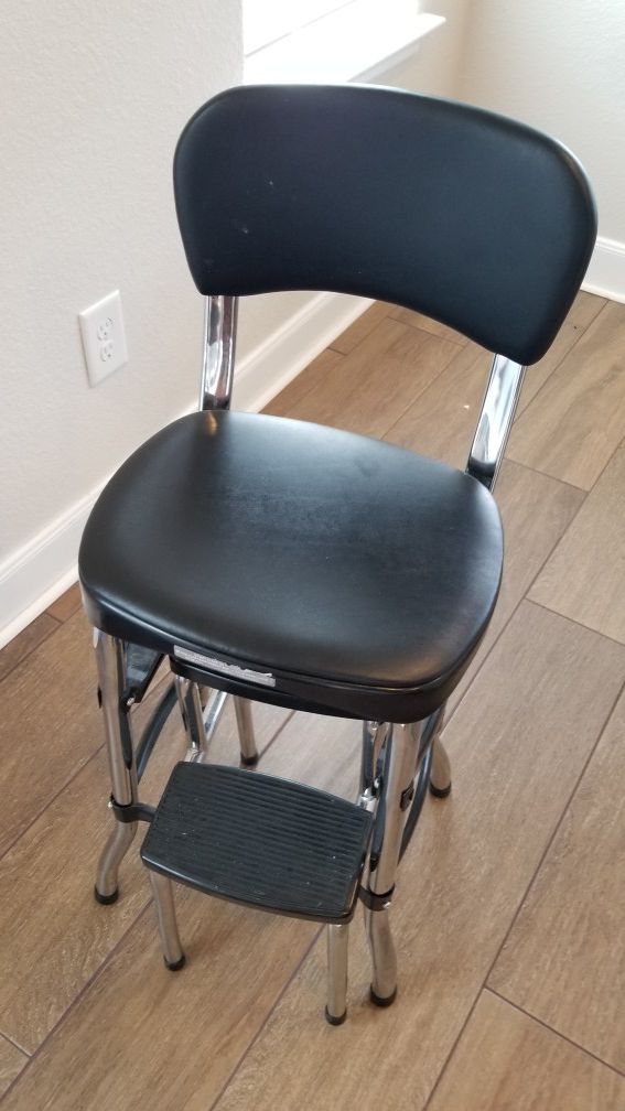 Chair - Kitchen style. Like they used to make them. Good condition.