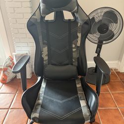 Gaming Chair with Lumbar & Head Pillow – Great Condition