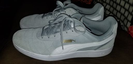 Sneakers Size 12 Gray Pumas Like New!