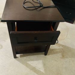 Beautiful And High quality end table With Charger Plugs 