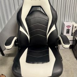 Emerge Vortex Gaming Chair - Black & White, Great Condition