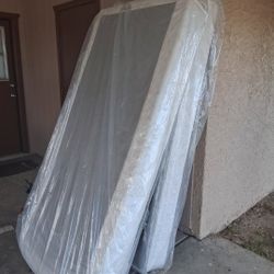 2 Twin Box Springs Like New