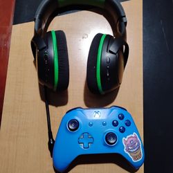 Xbox One S Controller & Razer Gaming Headset 