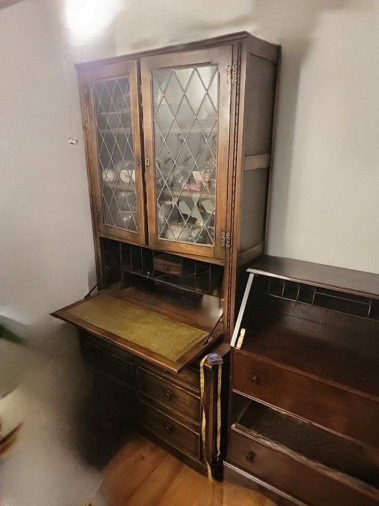  Antique Solid Oak Imported From ENGLAND Jaycee Furniture Inc. Jacobean Era Display Cabinet with Leaded Glass 