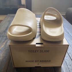 Bone color size 10 Yeezy slide Adidas