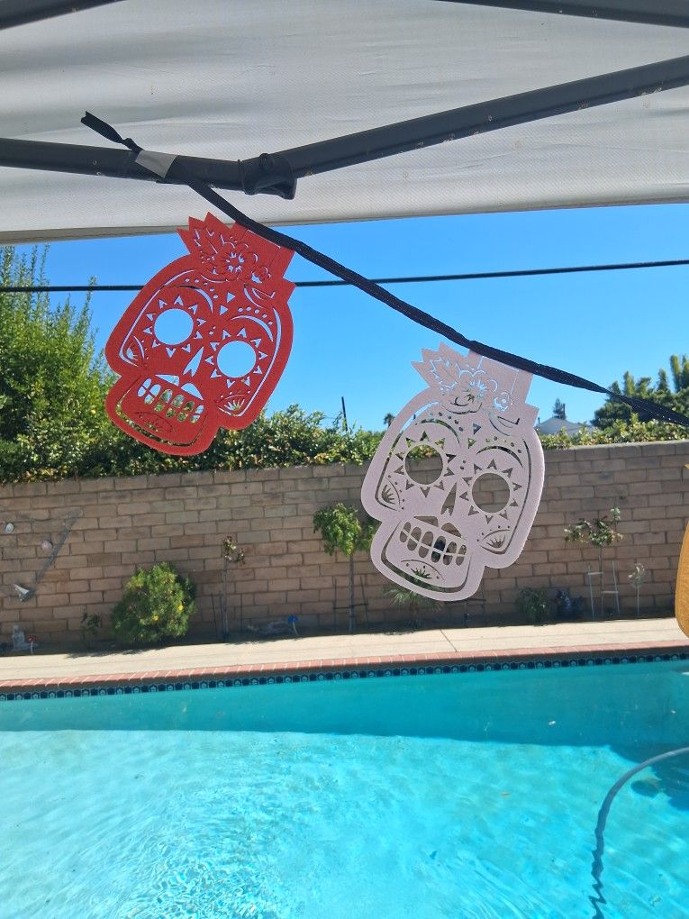 2 Halloween Decoration To Hang Ups