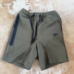 Nike Sportswear Sustainable Materials Tech Fleece Shorts Mens Size S FB8171-222