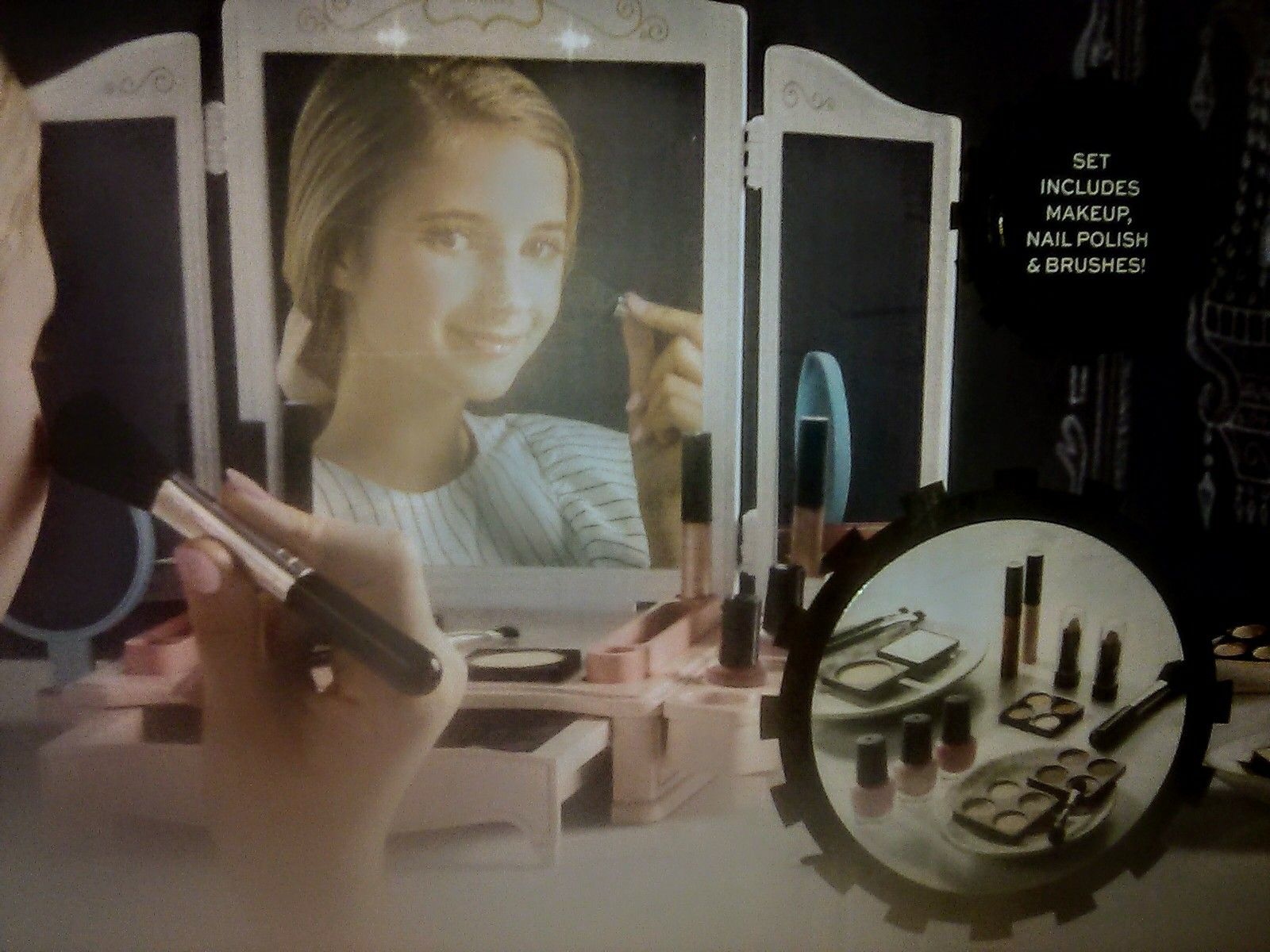 Vanity makeup studio "New w/extras"