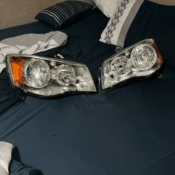 2007 Chrysler Headlight Covers