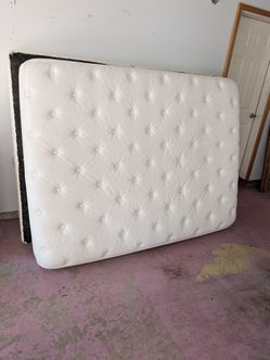 Queen Size Tufted Mattress