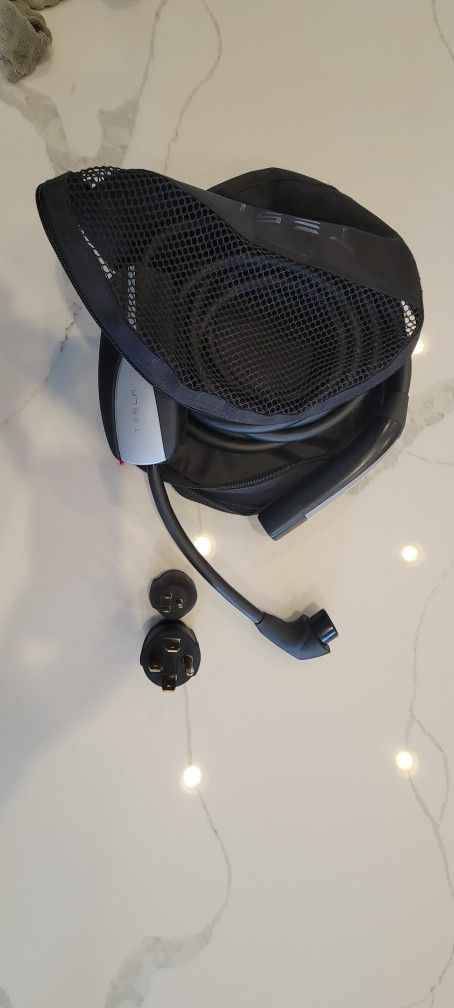 Tesla Gen 1 Mobile Connector Tesla Charger With Nema 5-15 And NEMA 14-50 Adapters