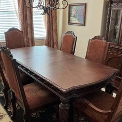 Dinning Table W/Hutch 