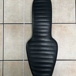 Sully's Customs Sporty 2-up Seat 2000 Sportster