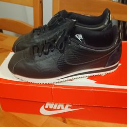 Nike Cortez Premium Black Leather Women's Size 9