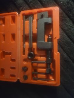 Motorcycle chain breaker kit