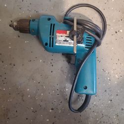 Makita 6404 Reversible Drill