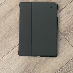 iPad Cover (used But Good)