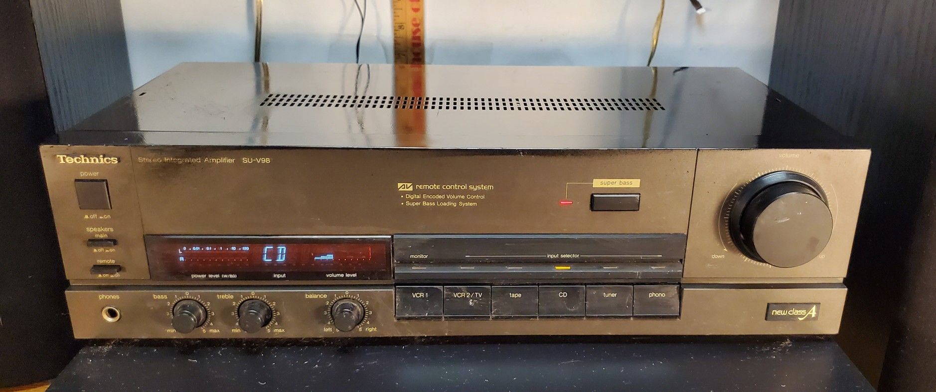 Technics SU-V98 high powered Stereo Integrated Amplifier. Watch
