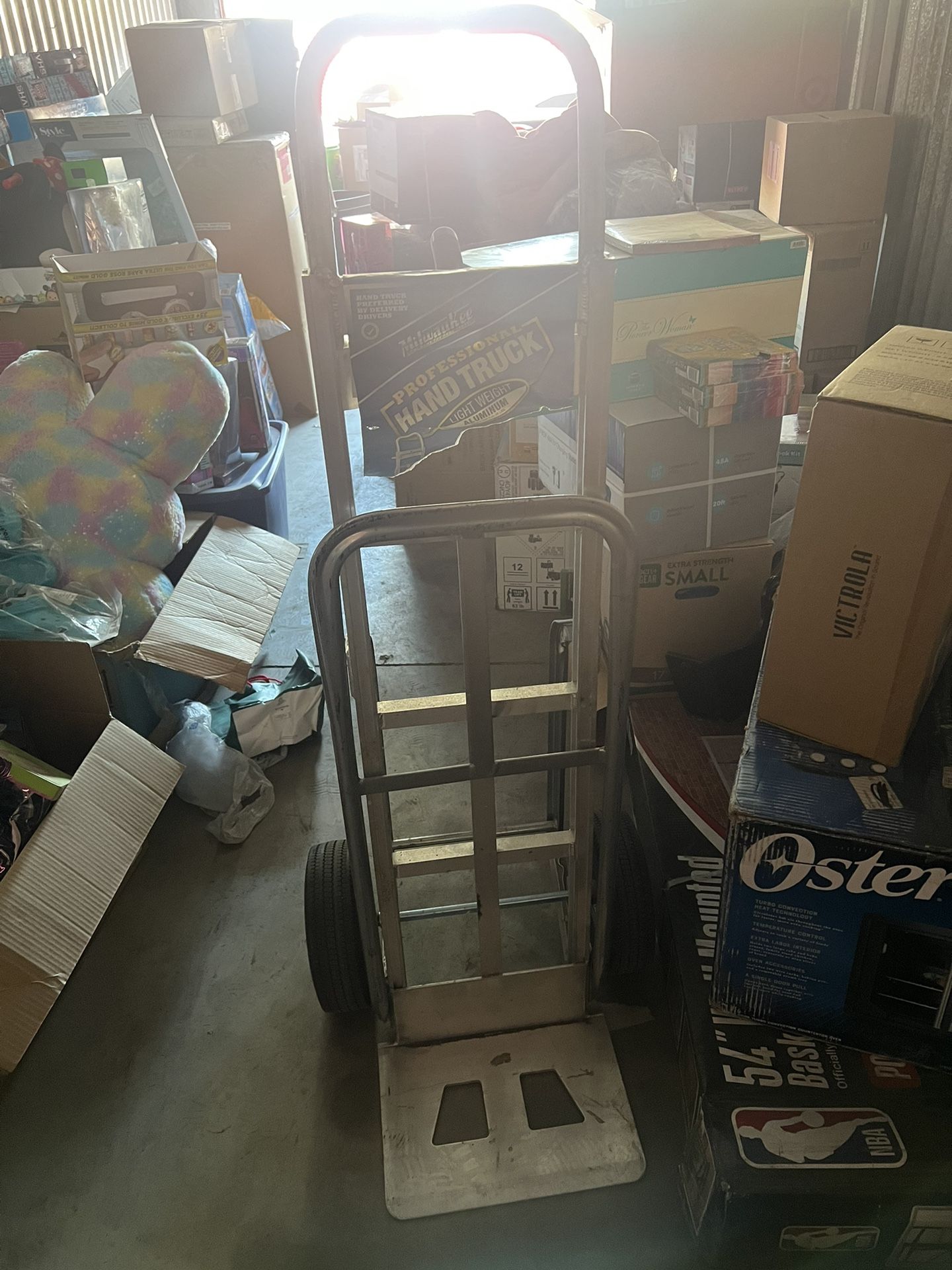 Milwaukee Hand Truck DC45002 Lightweight Aluminum Hand Truck with Nose Plate Extension, Silver