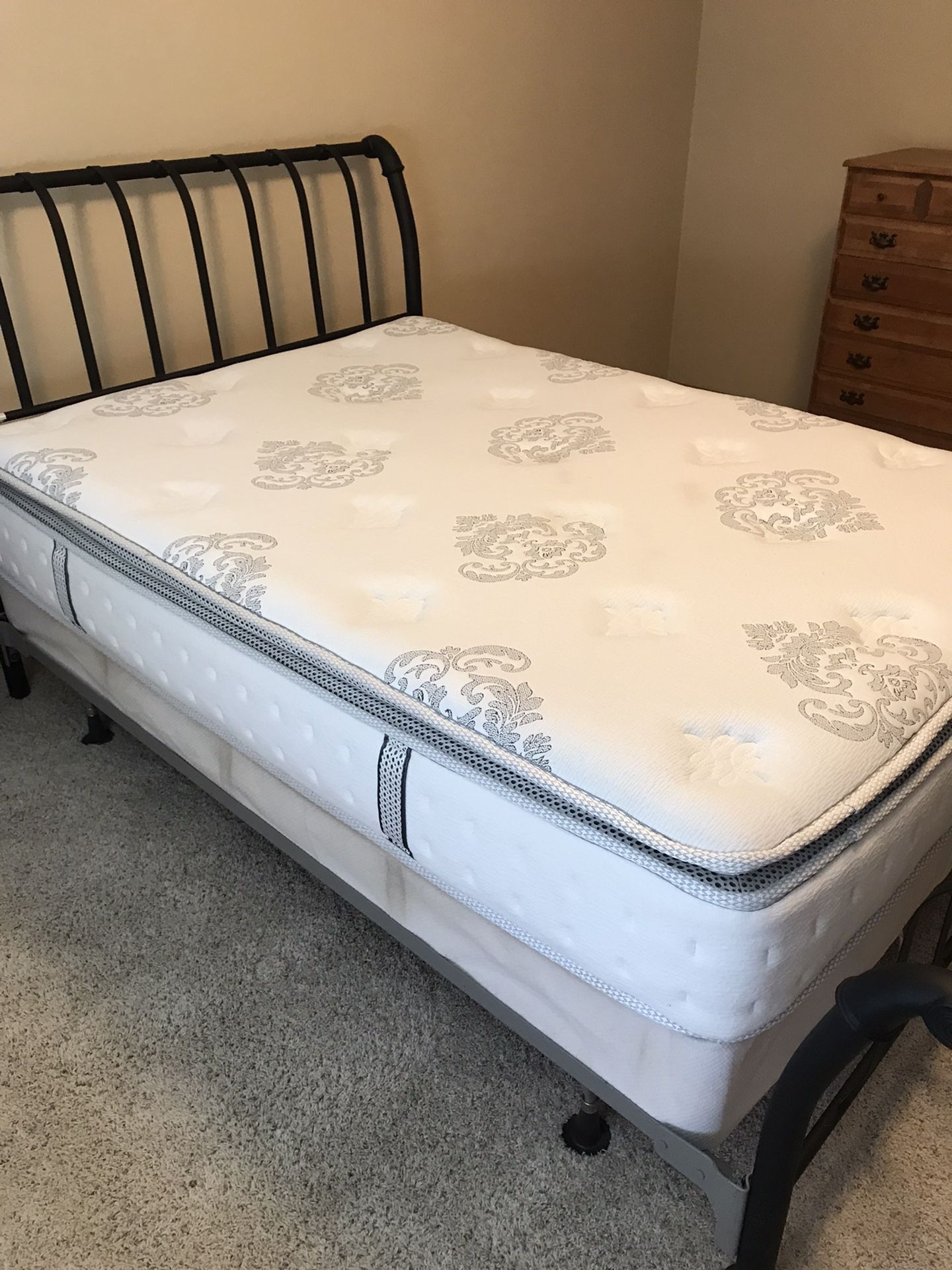 Full Size Bed With Frame