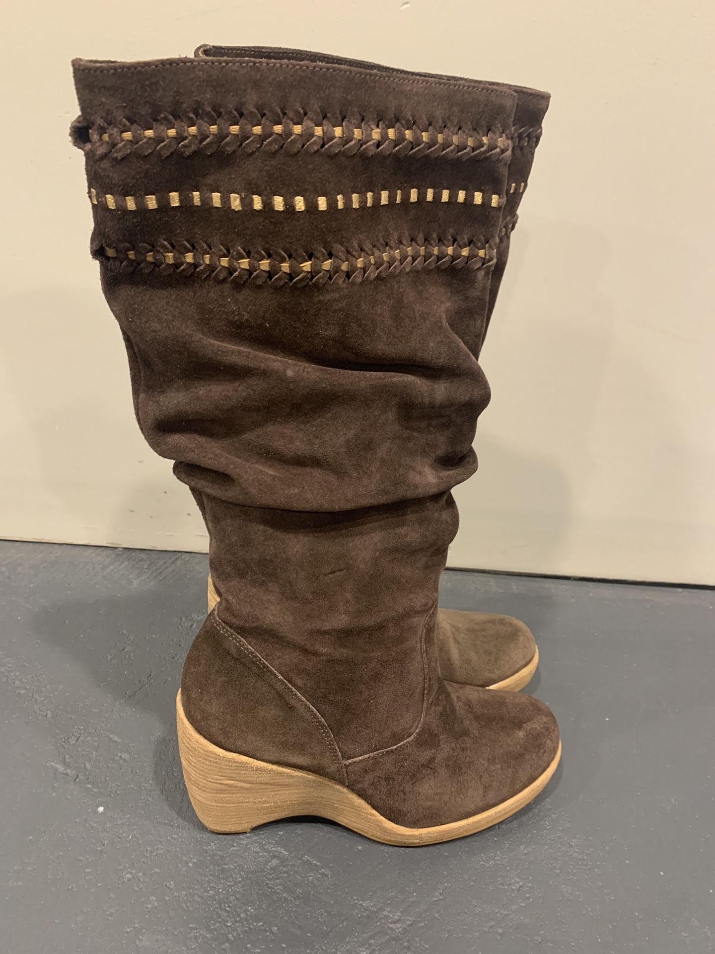 Gianni Bini Women’s Brown Suede High Heel Boots - Size 7.5