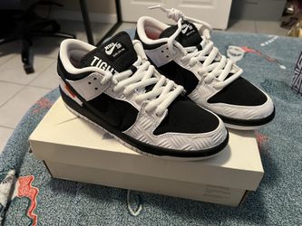 dunk low sb tightbooth