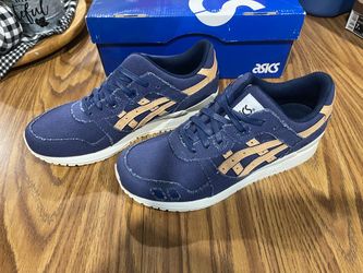 ASICS Gel-Lyte III. Size 8 men’s also fits 6.5 women’s