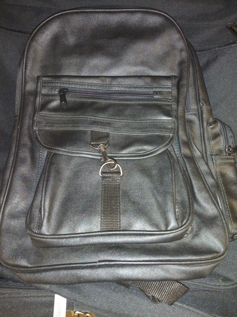BLACK LEATHER BACKPACK NEW