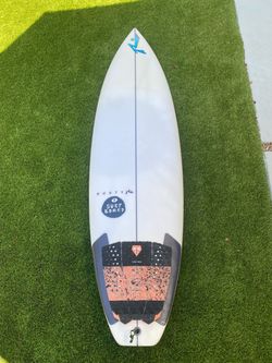 5’11 Rusty Surfboard w/ Traction Pad & Fins