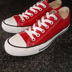 Converse womens 7.5 Practicaly new 