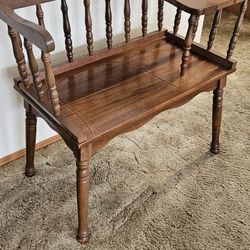 VINTAGE GOSSIP BENCH IN EXCELLENT CONDITION 