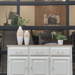 White And Gold Buffet, Credenza Or Sideboard 