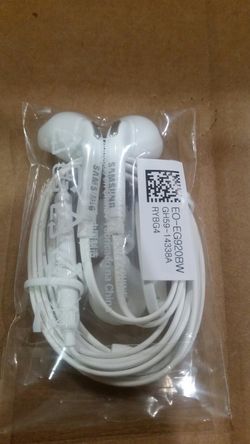 OEM Samsung 3.5mm headphones.