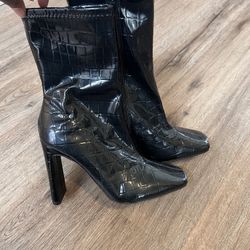 Black BOOTS 