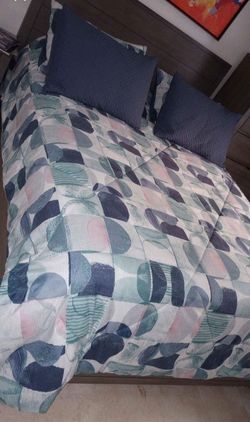 Reversible Queen Duvet Set