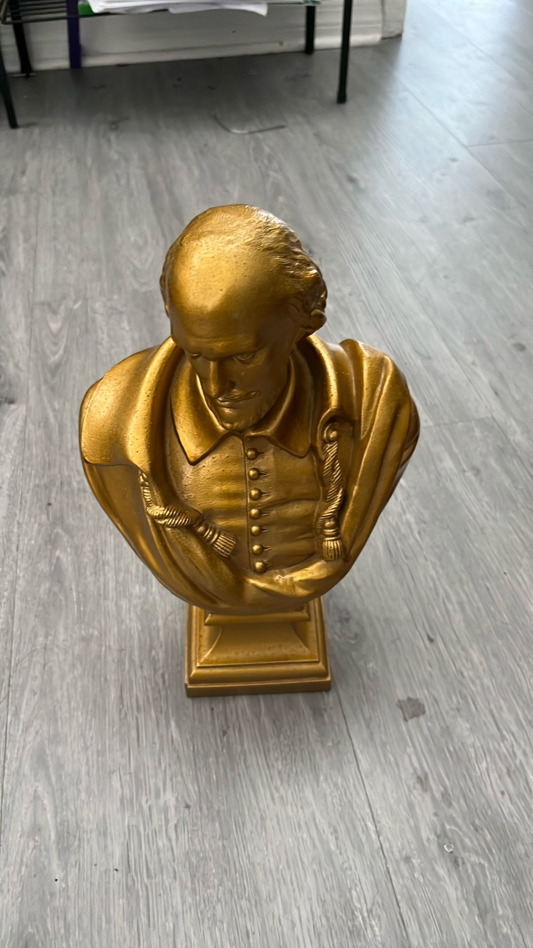 Decorative bust of William Shakespeare.