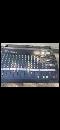 Yamaha  EMX 2300 mixer