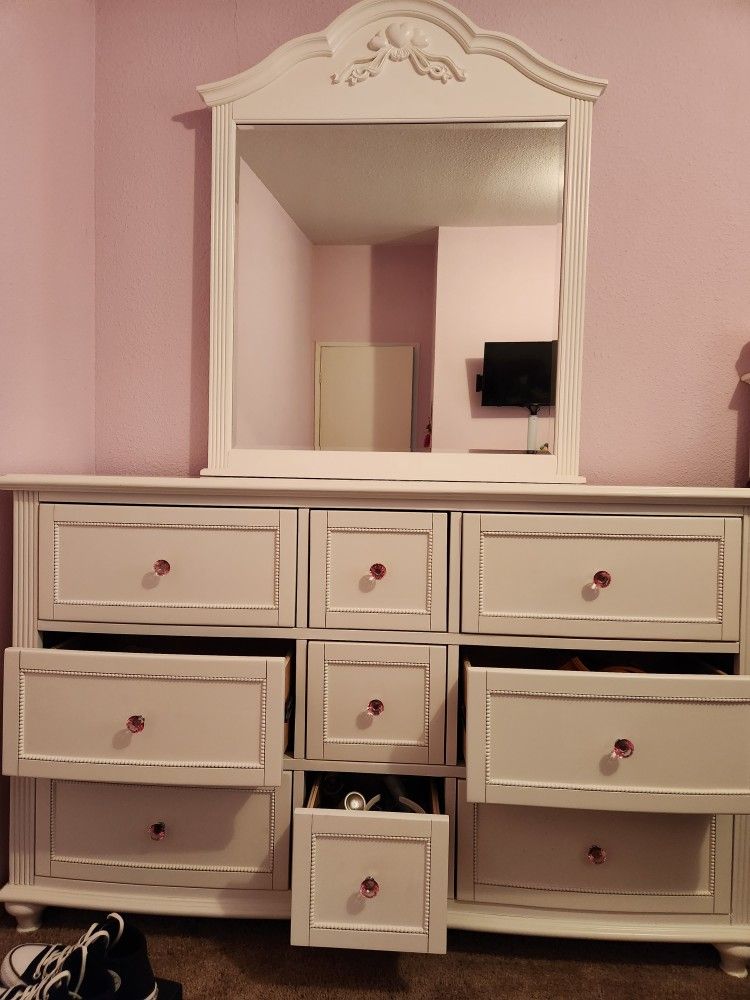 Beautiful Bedroom Set