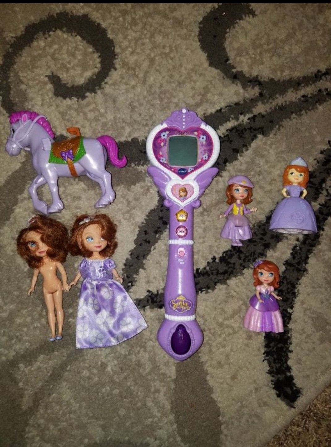 Sofia the First dolls, horse, wand