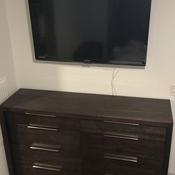 Bedroom 8 Drawer Dresser + Nightstand 