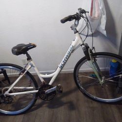 Schwinn Mountain Bike Hybrid