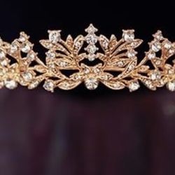 Women Gold Tiara 