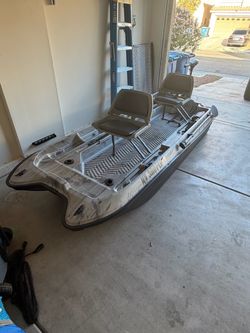 Bass pro shop 10’ pond prowler