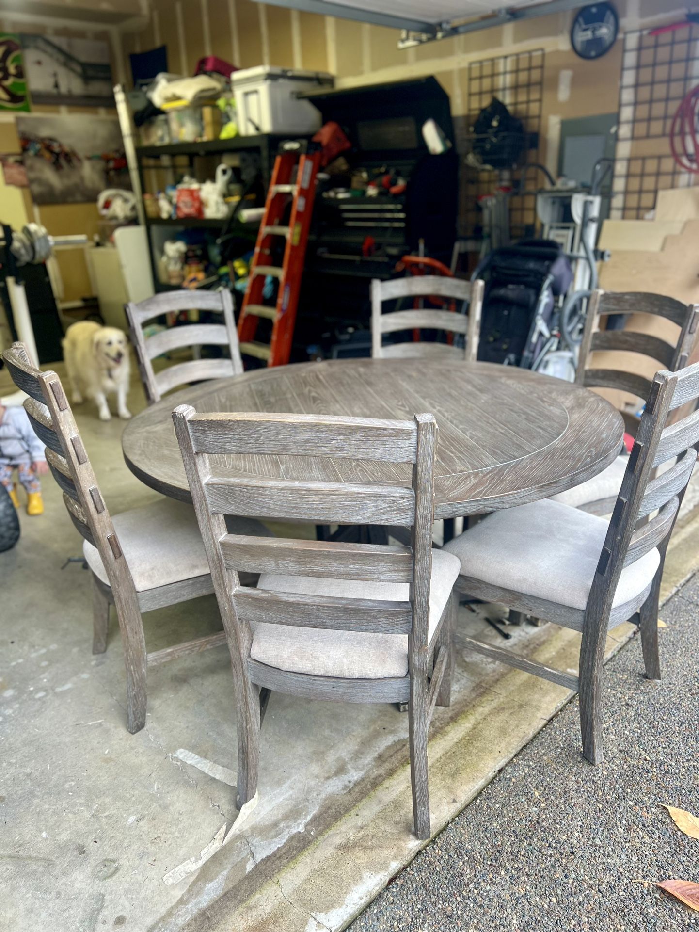 Wood Round Dining Table 60”