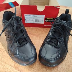 NIB New Balance Size 6 Woman's Shoes