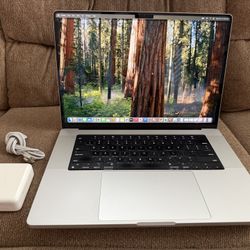 2021/2022 Apple MacBook Pro 16-Inch M1 Pro, 32GB ram,1TB SSD, Excellent