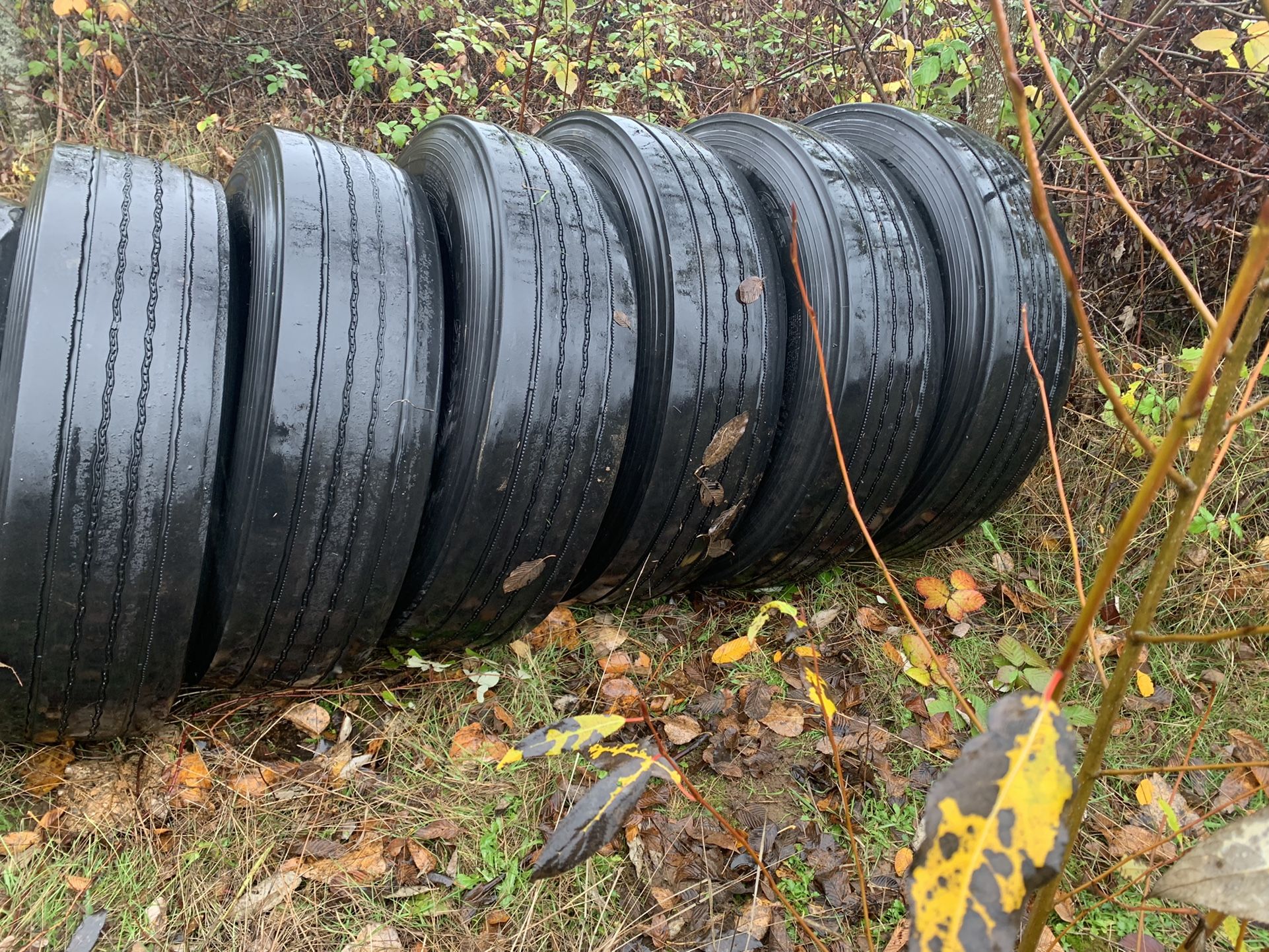 Semi Truck Tires Low Pro. 22.5