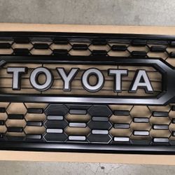 Toyota Tacoma 2016-2023 Grill
